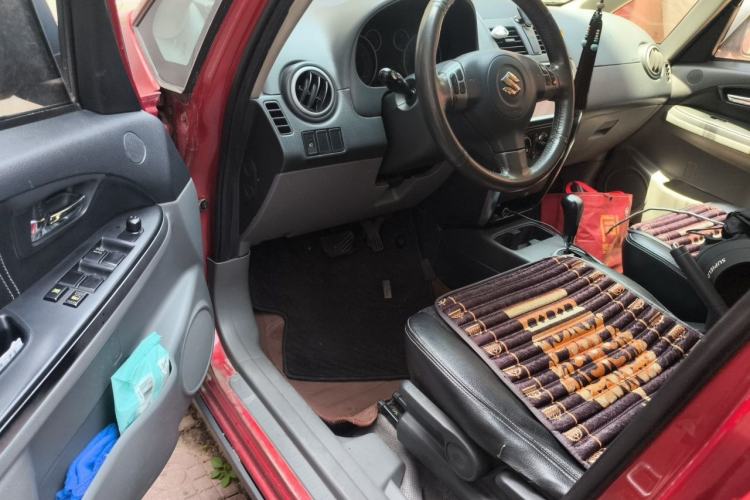 Used Suzuki SX4 2012 1.6L Automatic Ruiqi Model Driver Seat