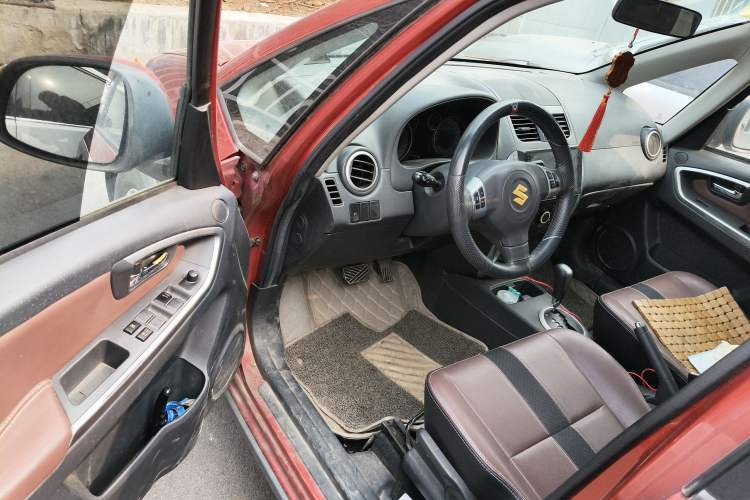 Used Suzuki SX4 2012 1.6L Automatic Ruiqi Model Driver Seat