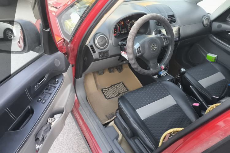 Used Suzuki SX4 2012 1.6L Manual Ruiqi Model Driver Seat