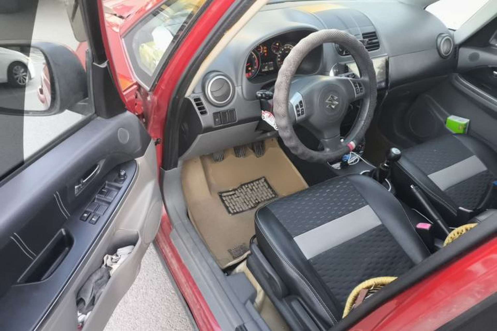 Used Suzuki SX4 2012 1.6L Manual Ruiqi Model Driver Seat