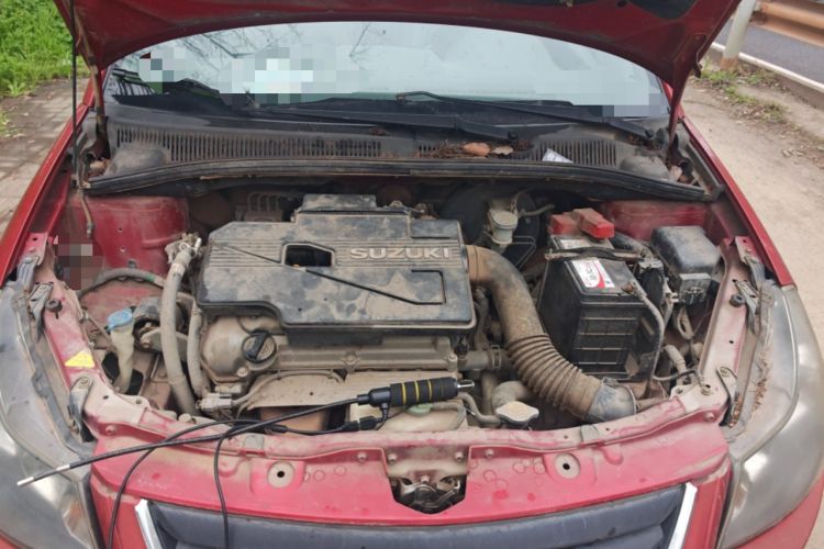 Used Suzuki SX4 2012 1.6L Manual Ruiqi Model Engine Bay