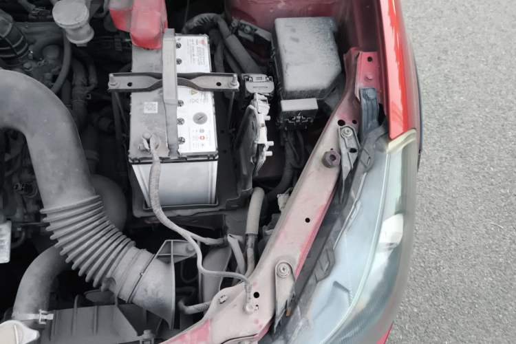 Used Suzuki SX4 2012 1.6L Manual Ruiqi Model Engine Bay Left