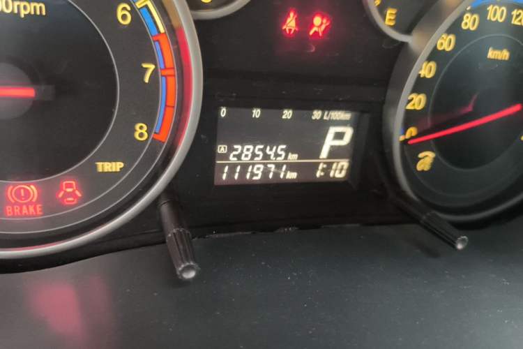 Used Suzuki SX4 2012 1.6L Automatic Ruiqi Model Odometer Close Up