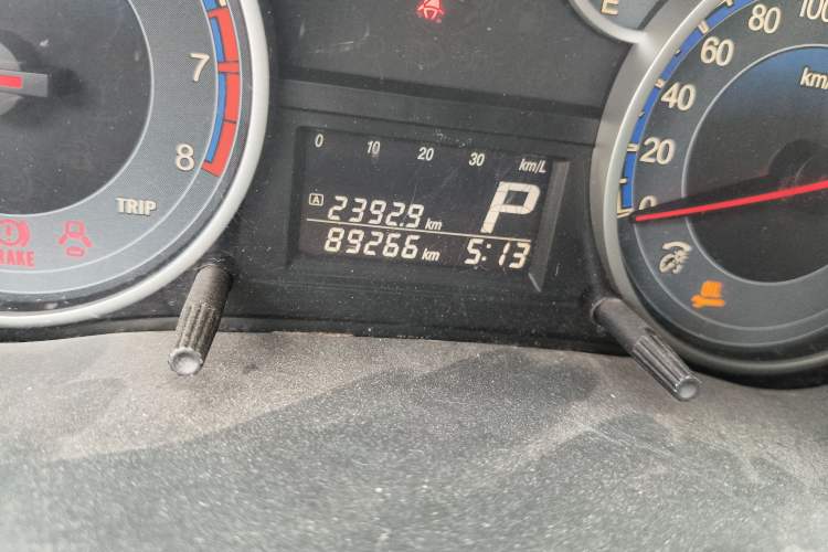 Used Suzuki SX4 2012 1.6L Automatic Ruiqi Model Odometer Close Up