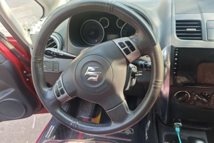 Used Suzuki SX4 2012 1.6L Automatic Ruiqi Model Steering Wheel