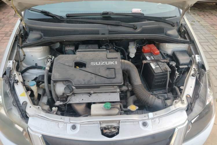 Used Suzuki SX4 2012 1.6L Manual Ruiqi Model Engine Bay