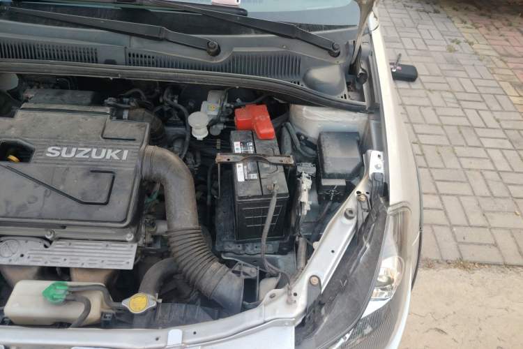 Used Suzuki SX4 2012 1.6L Manual Ruiqi Model Engine Bay Left