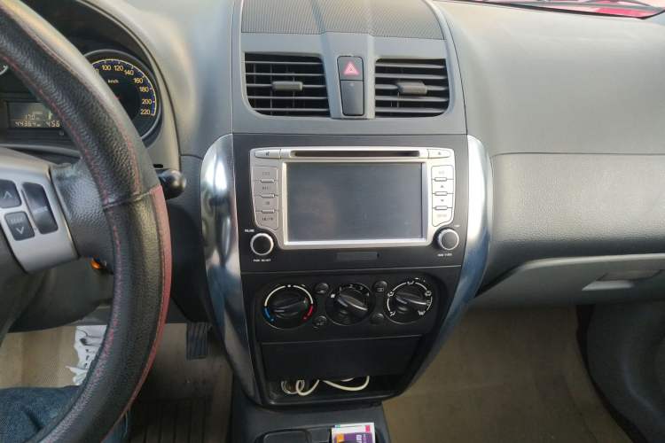 Used Suzuki SX4 2012 1.6L Automatic Ruiqi Model Audio And AC Panel