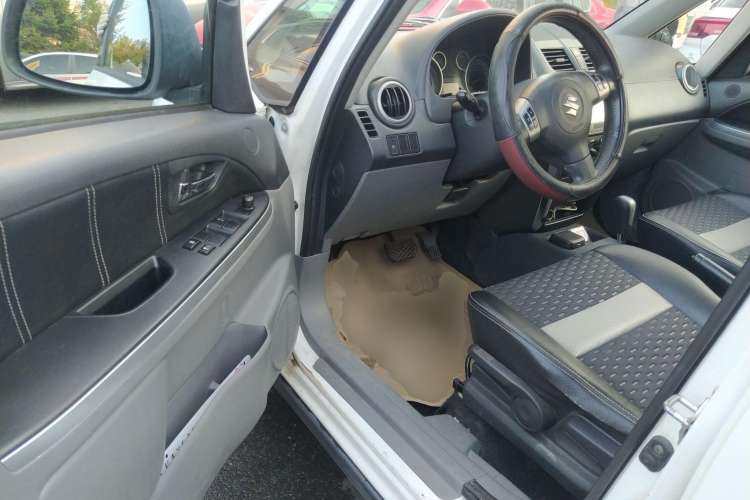Used Suzuki SX4 2012 1.6L Automatic Ruiqi Model Driver Seat