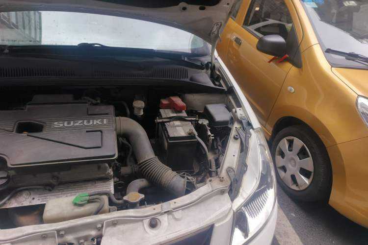 Used Suzuki SX4 2012 1.6L Manual Ruiqi Model Engine Bay Left
