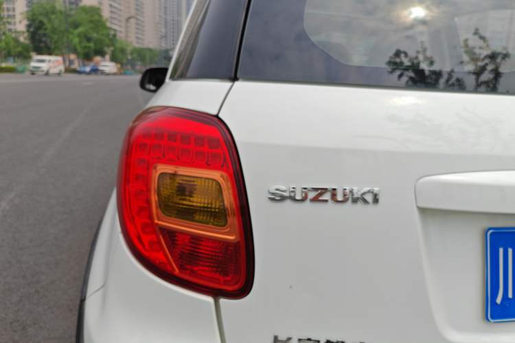 Used Suzuki SX4 2012 1.6L Automatic Ruiqi Model Exterior 10
