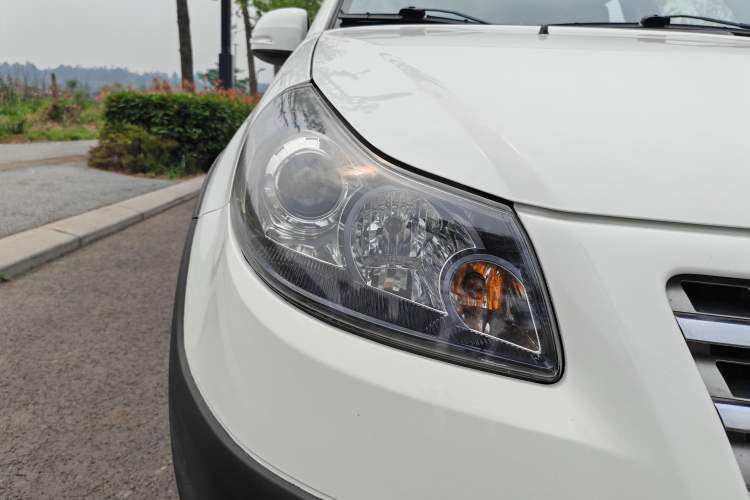Used Suzuki SX4 2012 1.6L Automatic Ruiqi Model Exterior 6