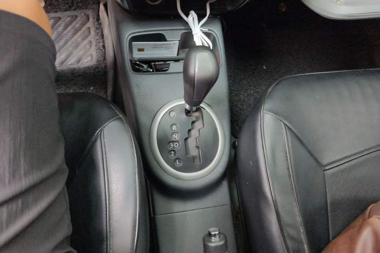 Used Suzuki SX4 2012 1.6L Automatic Ruiqi Model Gear Lever