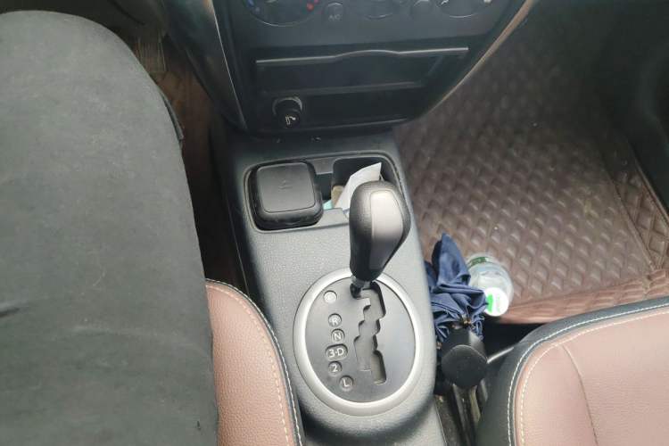 Used Suzuki SX4 2012 1.6L Automatic Ruiqi Model Gear Lever