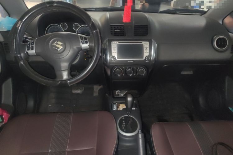 Used Suzuki SX4 2012 1.6L Automatic Ruiqi Model Interior 2