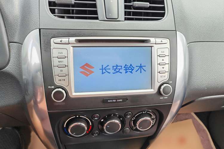 Used Suzuki SX4 2012 1.6L Automatic Ruiqi Model Interior 3