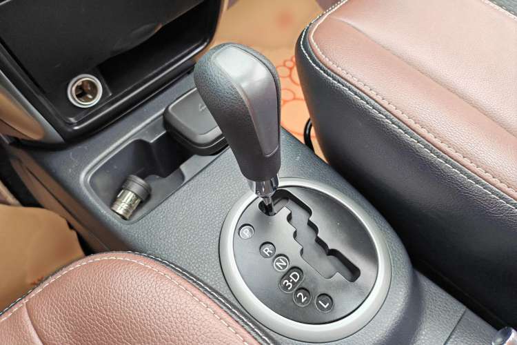Used Suzuki SX4 2012 1.6L Automatic Ruiqi Model Interior 4