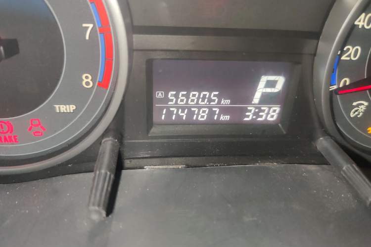 Used Suzuki SX4 2012 1.6L Automatic Ruiqi Model Odometer Close Up