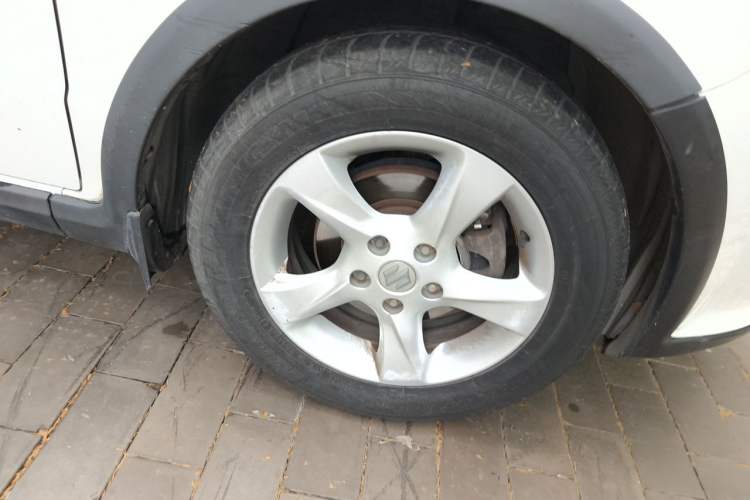 Used Suzuki SX4 2012 1.6L Automatic Ruiqi Model Right Front Wheel Hub