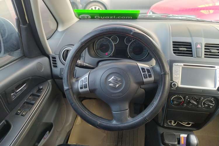Used Suzuki SX4 2012 1.6L Automatic Ruiqi Model Steering Wheel