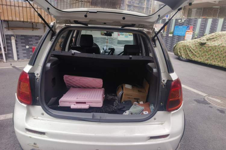 Used Suzuki SX4 2012 1.6L Manual Ruiqi Model Trunk