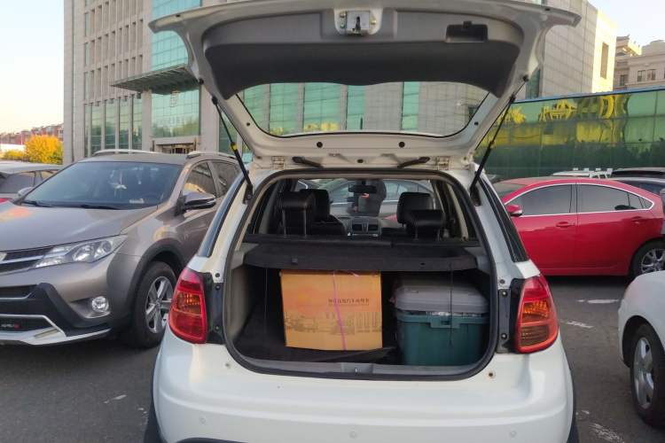 Used Suzuki SX4 2012 1.6L Automatic Ruiqi Model Trunk