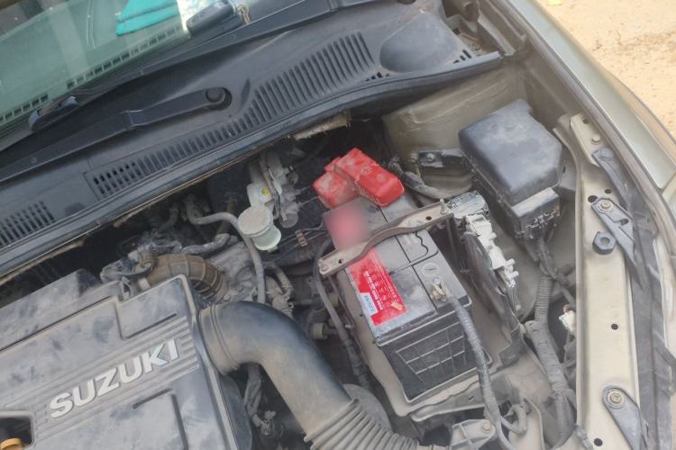 Used Suzuki SX4 2012 1.6L Manual Ruiqi Model Engine Bay Left