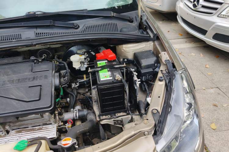 Used Suzuki SX4 2012 1.6L Automatic Ruiqi Model Engine Bay Left