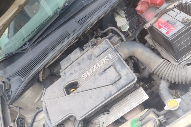 Used Suzuki SX4 2012 1.6L Manual Ruiqi Model Engine Bay
