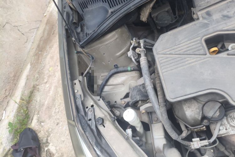 Used Suzuki SX4 2012 1.6L Manual Ruiqi Model Engine Bay Right