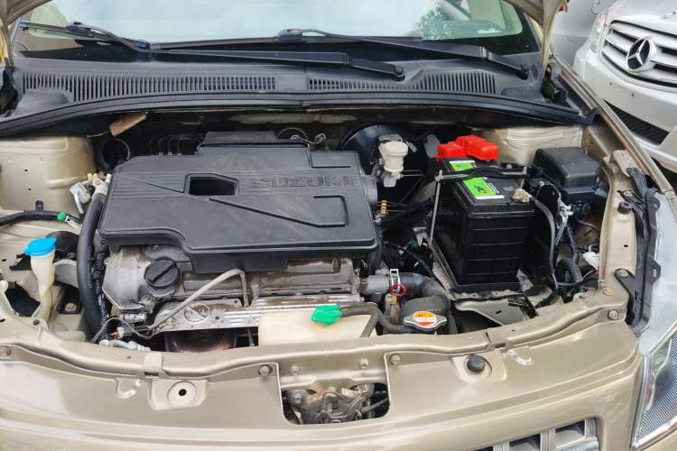 Used Suzuki SX4 2012 1.6L Automatic Ruiqi Model Engine Bay
