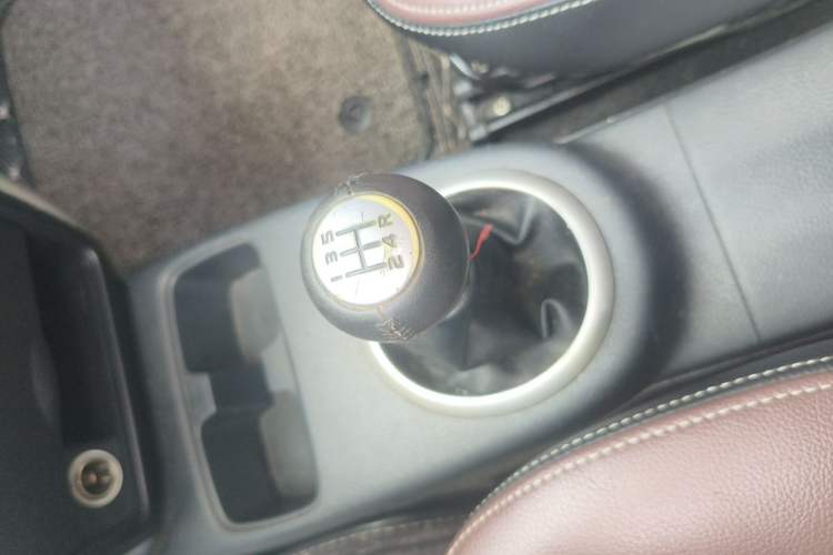 Used Suzuki SX4 2012 1.6L Manual Ruiqi Model Gear Lever