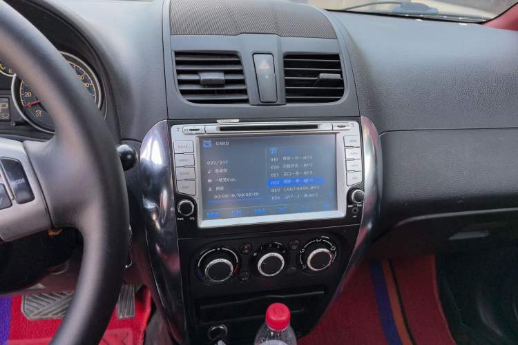 Used Suzuki SX4 2013 1.6L Automatic CoolRide Model Audio And AC Panel