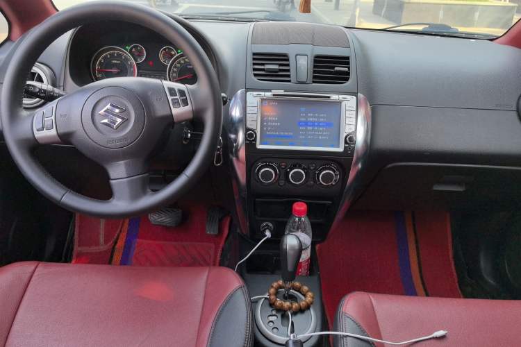 Used Suzuki SX4 2013 1.6L Automatic CoolRide Model Center Console