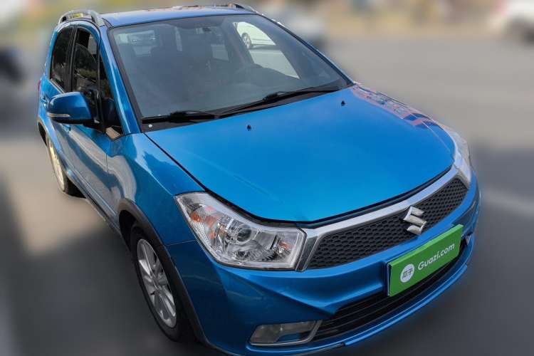 Used Suzuki SX4 2013 1.6L Automatic CoolRide Model Front Right 45 Deg