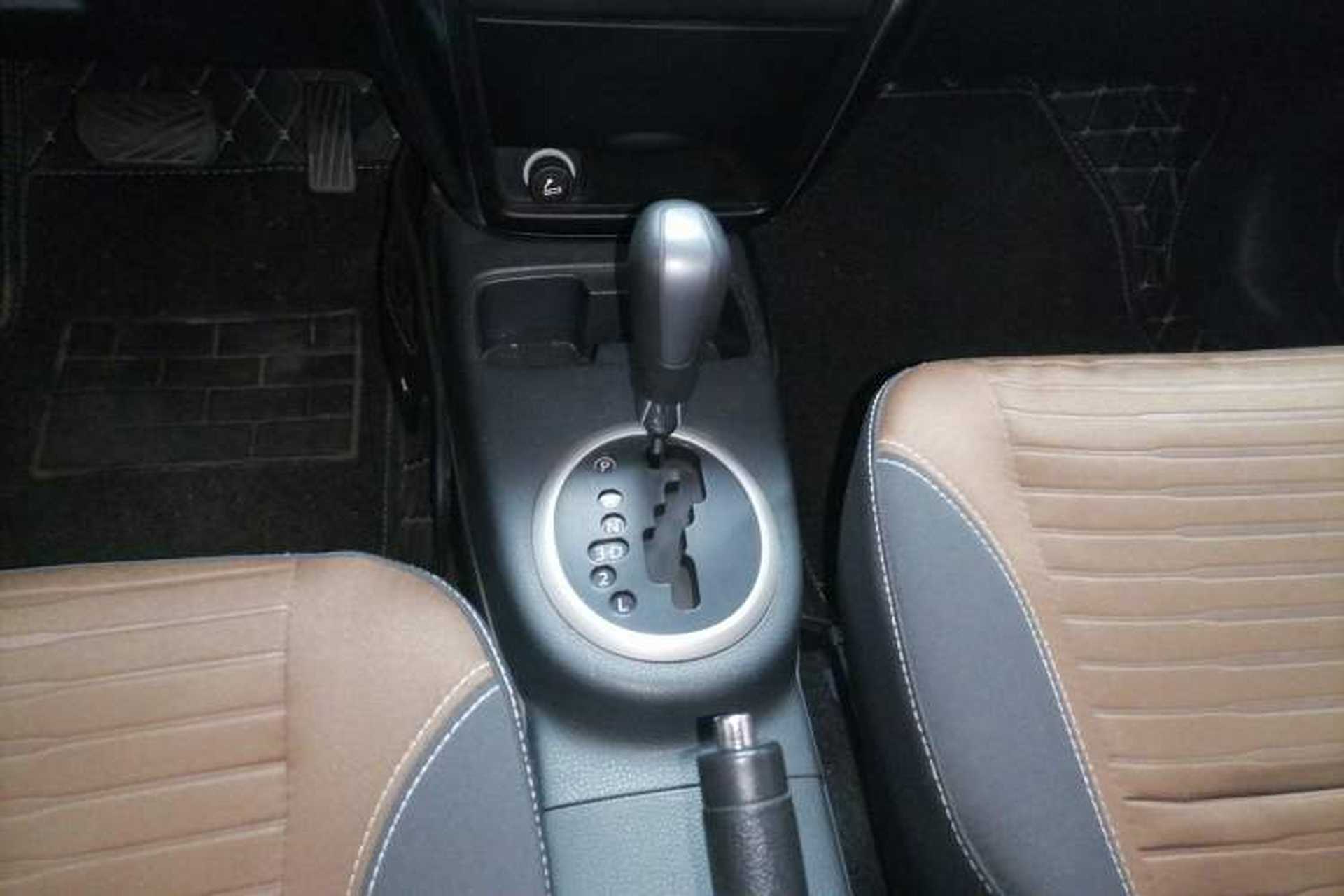 Used Suzuki SX4 2013 1.6L Automatic CoolRide Model Gear Lever