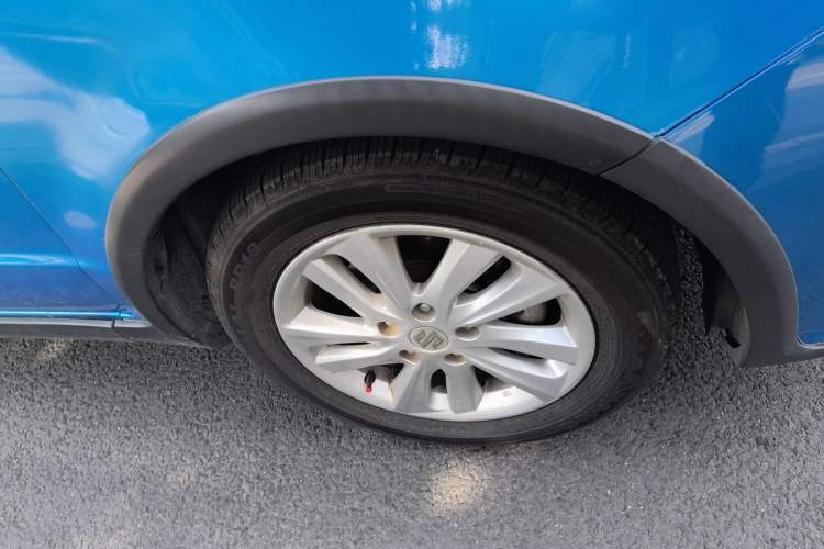 Used Suzuki SX4 2013 1.6L Automatic CoolRide Model Right Front Wheel Hub