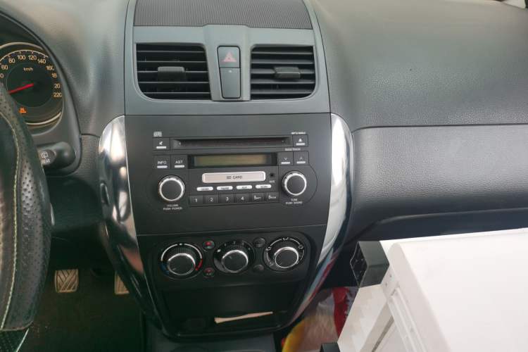 Used Suzuki SX4 2013 1.6L Manual CoolRide Model Audio And AC Panel