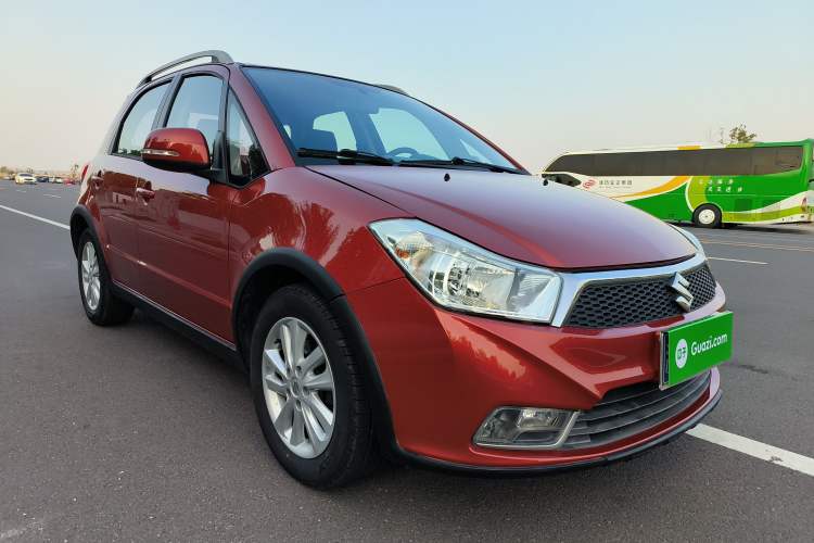 Used Suzuki SX4 2013 1.6L Manual CoolRide Model Front Right 45 Deg
