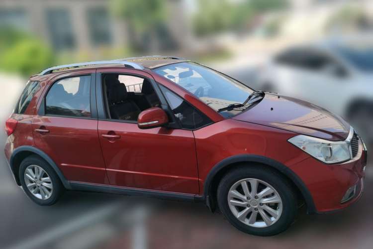 Used Suzuki SX4 2013 1.6L Manual CoolRide Model Front Right 45 Deg