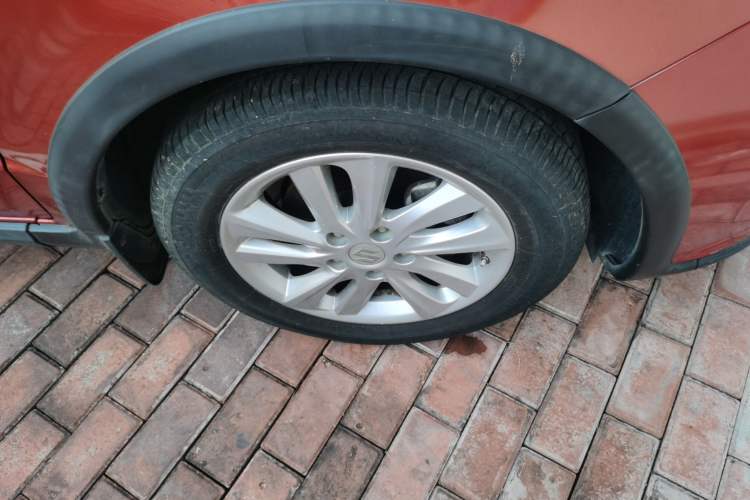 Used Suzuki SX4 2013 1.6L Manual CoolRide Model Right Front Wheel Hub