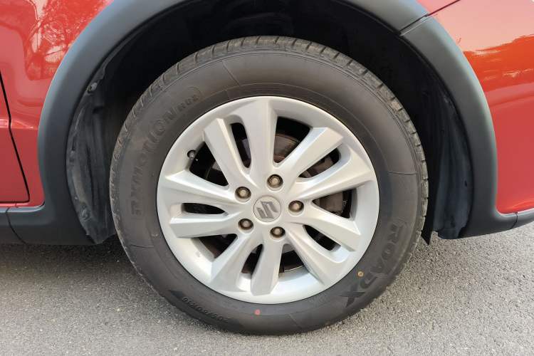 Used Suzuki SX4 2013 1.6L Manual CoolRide Model Right Rear Wheel Hub
