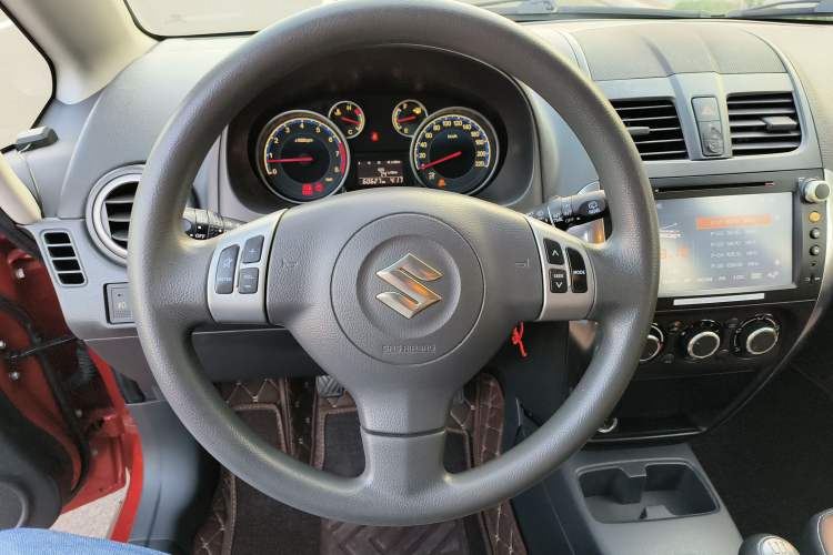 Used Suzuki SX4 2013 1.6L Manual CoolRide Model Steering Wheel