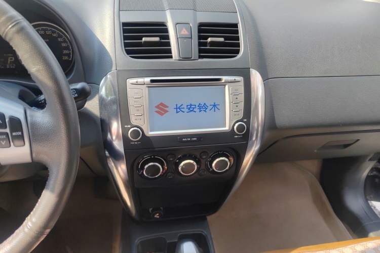 Used Suzuki SX4 2013 Koleos 1.6L Automatic Sport Model Audio And AC Panel