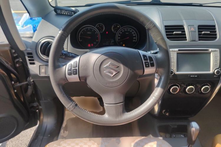 Used Suzuki SX4 2013 Koleos 1.6L Automatic Sport Model Steering Wheel