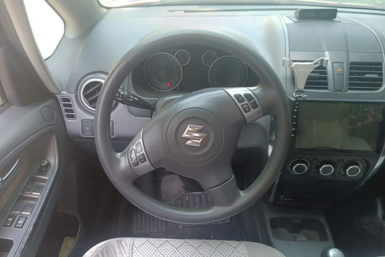 Used Suzuki SX4 2013 1.6L Manual CoolRide Model Steering Wheel