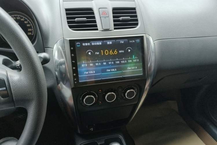 Used Suzuki SX4 2013 1.6L Automatic CoolRide Model Audio And AC Panel