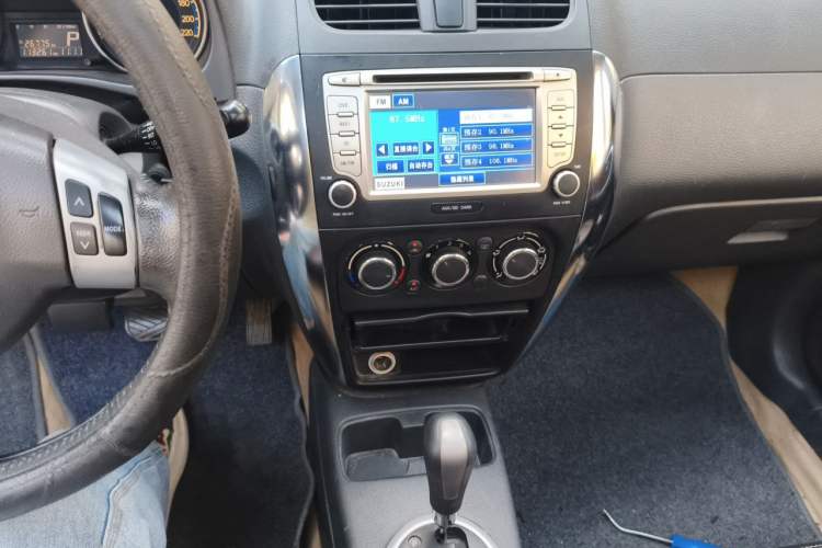 Used Suzuki SX4 2013 Koleos 1.6L Automatic Sport Model Audio And AC Panel