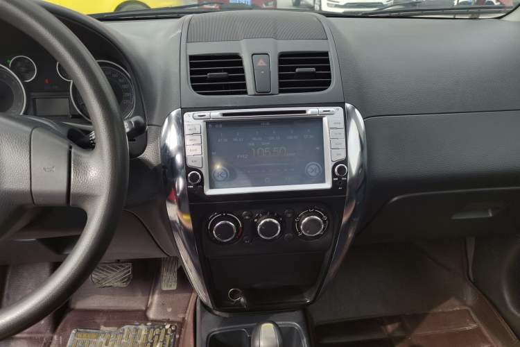 Used Suzuki SX4 2013 1.6L Automatic CoolRide Model Audio And AC Panel