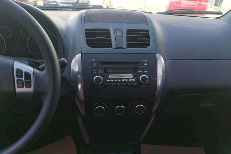 Used Suzuki SX4 2013 1.6L Manual CoolRide Model Audio And AC Panel